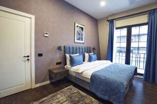 Отель Port Rivoli Baku Hotel Баку Трехместный номер Делюкс-8