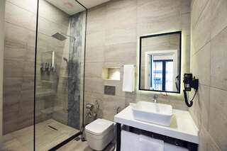Отель Port Rivoli Baku Hotel Баку Семейный люкс-13